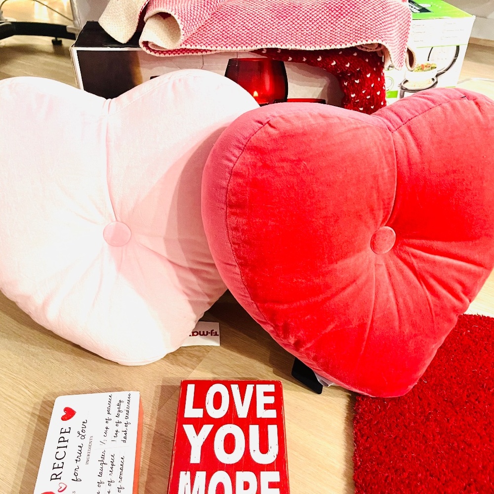 Red & Pink Valentine Accent Pillows